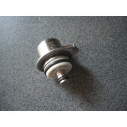 1563-83  REGULATEUR PRESSION ESSENCE