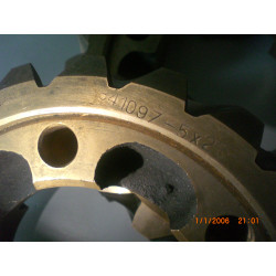 3242-41 ROUE EN BRONZE 5 X 51 EP-43 MM AVEC VIS