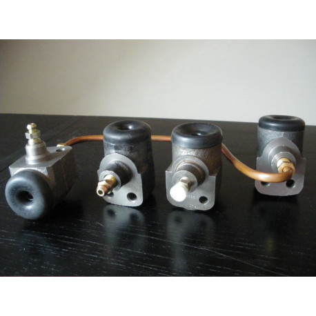 4 CYLINDRES DE ROUE DIAM 30